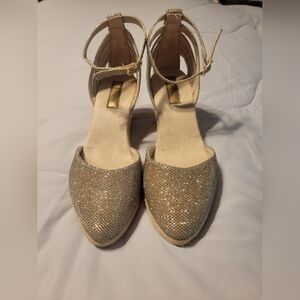Gold sparkle wedges